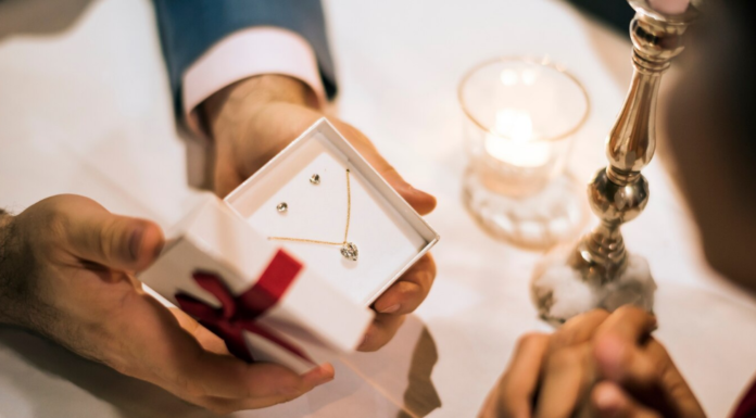 Where Romance Shines: A Sparkle to Keep