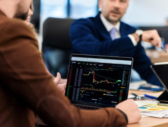 Navigating the Forex Market with Prop Firms: Advanced Strategies for 2025